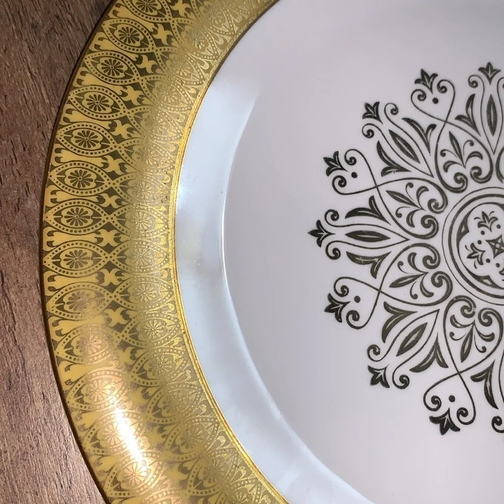 White & Gold Vintage 1960s Ceramic Round Platter Serving Plate Fine Dining